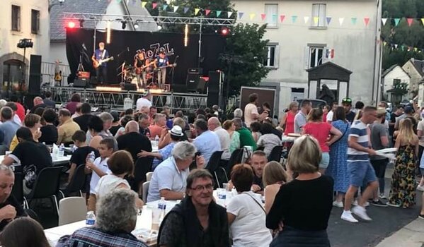 Spectacle de rues pour le Festi AOP le 31 juillet 2022